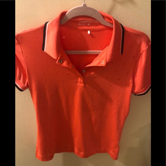 Nike Tops - Woman’s NIKE GOLF dry fit size small top, new!